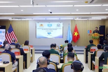 联合国维和教官培训班结业仪式。（图片来源：qdnd.vn）