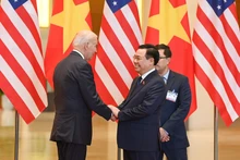 国会主席王廷惠欢迎美国总统乔·拜登。