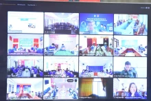 该活动设有500多个分会场，吸引数十万名干部和团员参加。