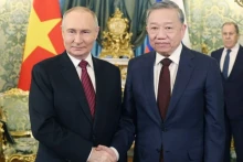 越共中央总书记苏林（右）与俄罗斯总统弗拉基米尔·普京。