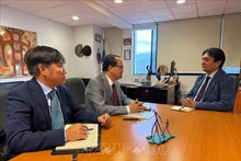 越南驻智利大使阮越强会见安托法加斯塔市市长里卡多·埃里博托·迪亚斯·科尔特斯。（图片来源：越通社）