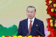 苏林总书记在庆典上发表讲话。（图片来源：越通社）