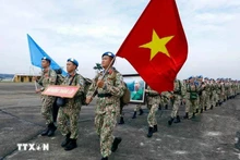 越南维和部队从河内内排国际机场出发，赴联合国阿卜耶伊临时安全部队特派团（UNISFA）执行任务。（图片来源：越通社）