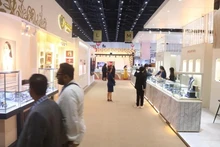 第70届曼谷宝石及珠宝展览会。（图片来源：越通社）