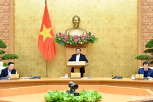 越南政府总理范明正主持会议。