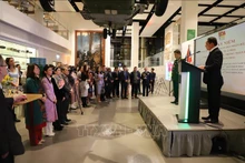 越南驻英国武官处举办越南人民军建军80周年暨全民国防日35周年纪念活动。