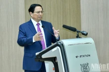 越南政府总理范明正造访韩国首尔国立大学并发表重要讲话。