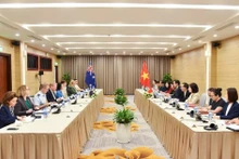 第九次越澳国防外交战略对话在河内举行。