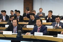 政府副总理黎明慨率团出席高级领导计划讨论活动。