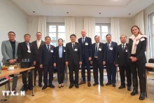 与会代表合影。