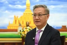 老挝人民民主共和国第九届国会第八次会议推选通沙万•丰威汉。