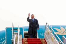 越共中央总书记、国家主席苏林抵达乌兰巴托，开始对蒙古国进行国事访问。