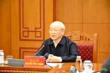 阮富仲总书记在越共十四大人事小组第一次会议上发表讲话。