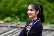 黑赫蒙妇女同胞独特的服饰。