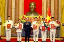 越南国家主席任命5名最高人民检察院最高人民检察院 。