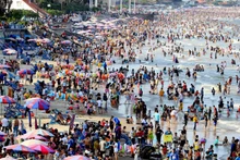 4·30和5·1假期可以说是拉开了夏季旅游旺季尤其是海滩旅游的帷幕。