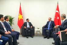 越南政府总理范明正会见土耳其总统埃尔多安。