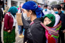 新生儿的取名不仅是一个人生命开始后的第一个重要时刻，同时也是展示民族传统文化的一种方式。