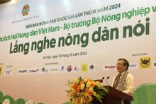 越南农民协会中央委员会主席在活动上发言。