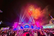 开幕式烟花表演。