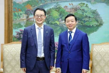 越南政府副总理陈红河会见中国交通建设集团有限公司总经理王海怀。