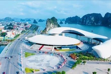 附图：广宁省下龙市一角。