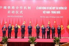 越中铁路合作机制启动仪式。（图片来源：越通社）