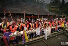 佐肥（Tả Phìn）的红瑶族社群完整地保留了传统过僧礼。 （武灵 摄）