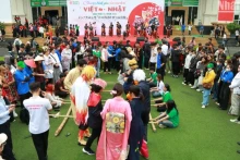 东亚大学第十届越南-日本文化交流活动吸引了众多学生积极参与。（图片来源：樱桃摄）