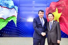 越南政府副总理陈红河会见乌兹别克斯坦副总理扎姆希德·霍贾耶夫。