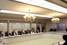 阮志勇副总理会见名古屋市长广泽一郎。