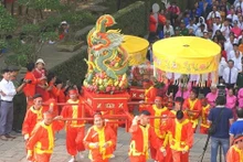 2025年4月7日（即农历三月初十），胡志明市市委、市人民议会、市人民委员会和越南祖国阵线胡志明市委员会在胡志明市民族文化历史公园雄王纪念堂隆重举行雄王祭祖仪式。