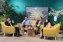 越南驻比利时和欧盟农业参赞陈文功在会上发表讲话。（图片来源：越通社）