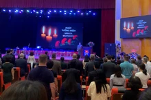 俄罗斯卫国战争胜利79周年纪念典礼和'不朽军团'游行活动在河内举行。