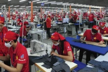 越南纺织服装集团积极打造“纤维—织造—染色—服装”闭环供应链。（图片来源：VINATEX）