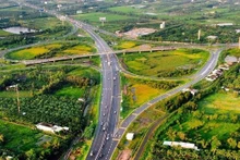 交通企业期待借助公共投资而复苏。（图片来源：投资报）