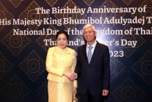 胡志明市人民委员会副主席武文欢和泰国驻胡志明市总领事Wiraka Moodhitaporn。（图片来源：越通社）