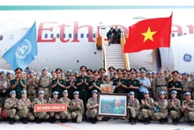 越南国防部二号工兵队启程赴阿卜耶伊地区执行任务【图表新闻】