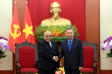 苏林总书记、国家主席会见古巴驻越南大使奥兰多·尼古拉斯·斯吉伦。