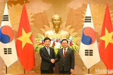 越南国会主席王廷惠与韩国国会议长金振杓。