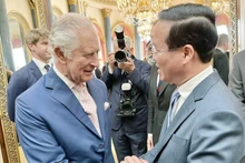 越南国家主席武文赏与英国国王查尔斯三世。