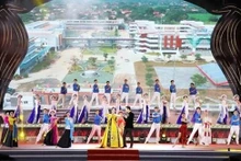 2022年宁平省—长安遗产连接节开幕式上的表演节目。