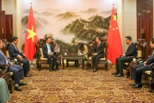 中国驻越南大使熊波会见前来祝贺的广宁省领导代表团。