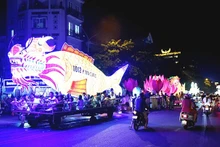 绚丽多彩“宣城”中秋节。