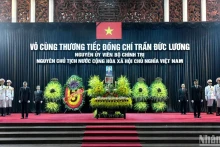 原越南国家主席陈德良追悼会按国葬规格在陈圣宗街5号国家殡仪馆举行。