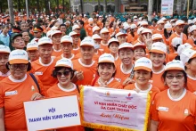 超过5000人参加2024年致力于橙剂受害者步行活动。