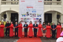 “人民-癸卯 365 ”艺术展开幕剪彩仪式。（成达 摄）