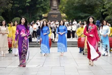 2022年河内旅游奥黛节吸引超3万人次参加。