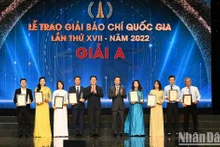 越南国家主席武文赏出席2022年第17届国家新闻奖【组图】