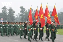 越南军队进行庆祝奠边府大捷70周年阅兵仪式排练。